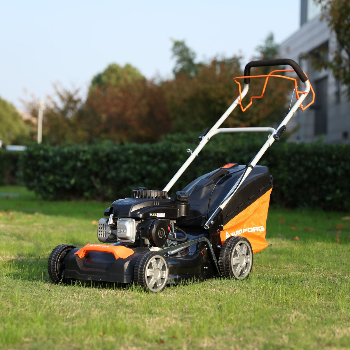 Tondeuse thermique autotractée Yard Force GM A46ES-EU - 46 cm